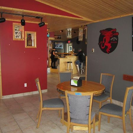 Alcan Motor Inn Haines Junction Esterno foto