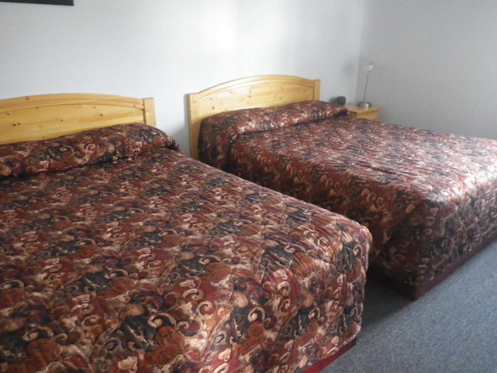 Alcan Motor Inn Haines Junction Camera foto