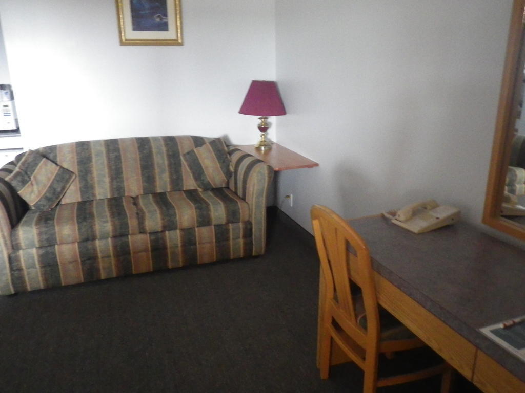 Alcan Motor Inn Haines Junction Esterno foto