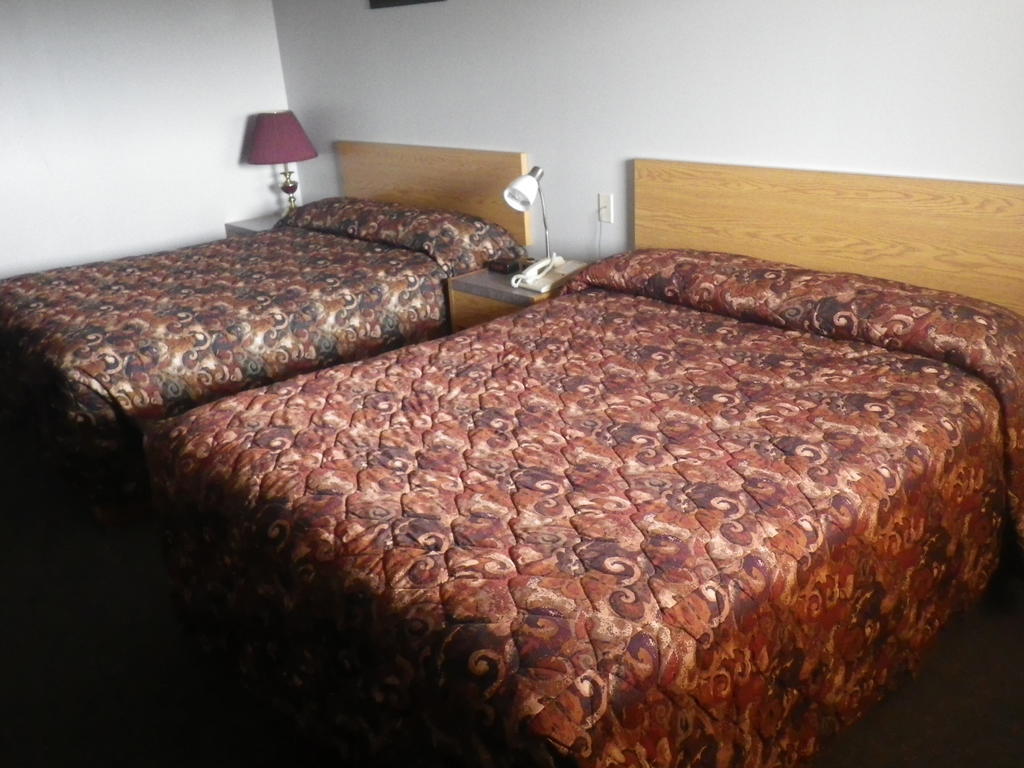 Alcan Motor Inn Haines Junction Esterno foto