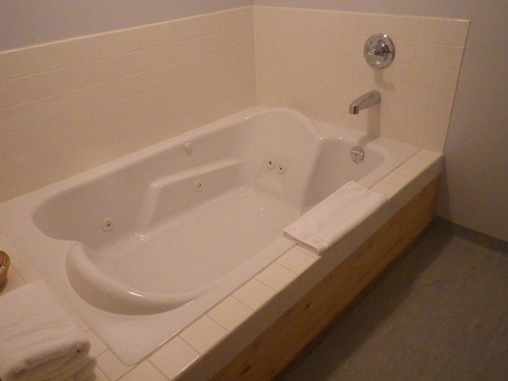 Alcan Motor Inn Haines Junction Esterno foto