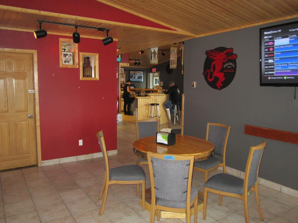 Alcan Motor Inn Haines Junction Esterno foto