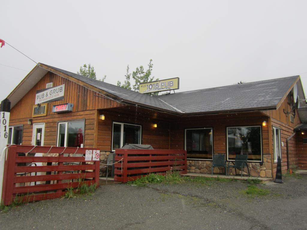 Alcan Motor Inn Haines Junction Esterno foto